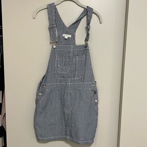 White and blue striped skirt-all